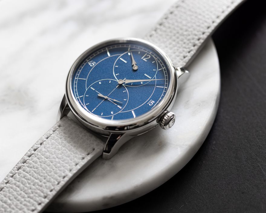 Louis Erard le-regulateur-grave-bleu