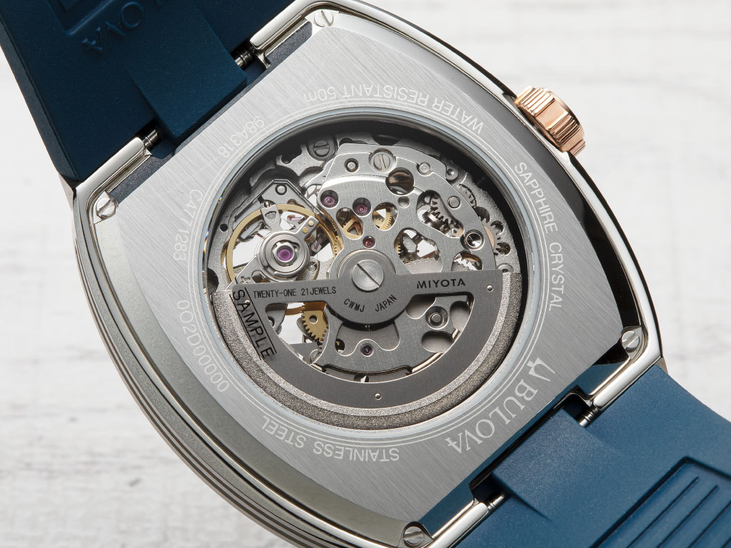 98A318_caseback