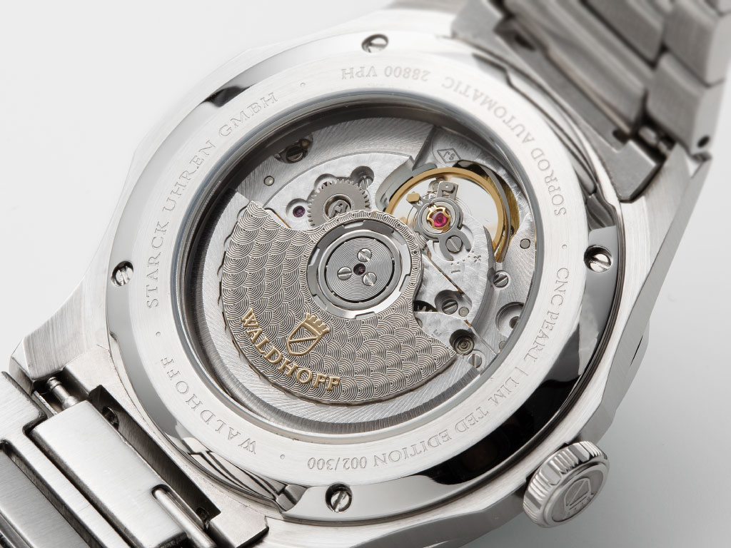 WALDHOFF_CASEBACK