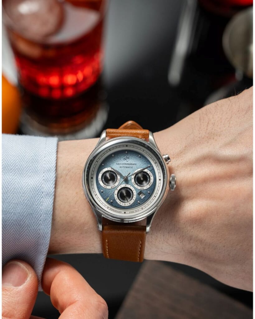 About Vintage 1564 Chronodate Automatic