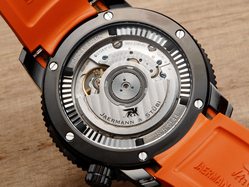 R06_caseback