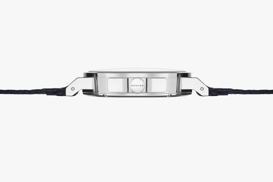 NOMOS GLASHÜTTE ahoi-neomatik-38-date