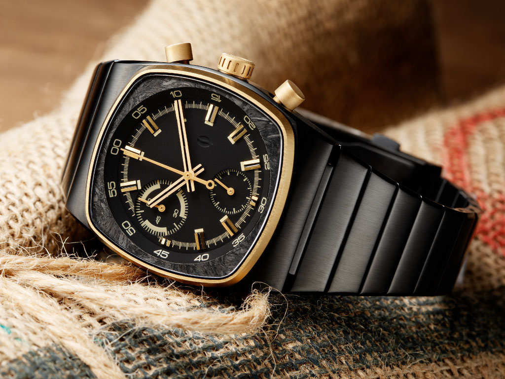 Black-&-Gold-Carbon