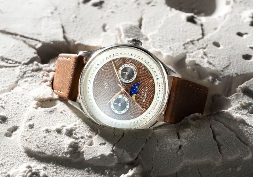 AV8 1968 Moonphase