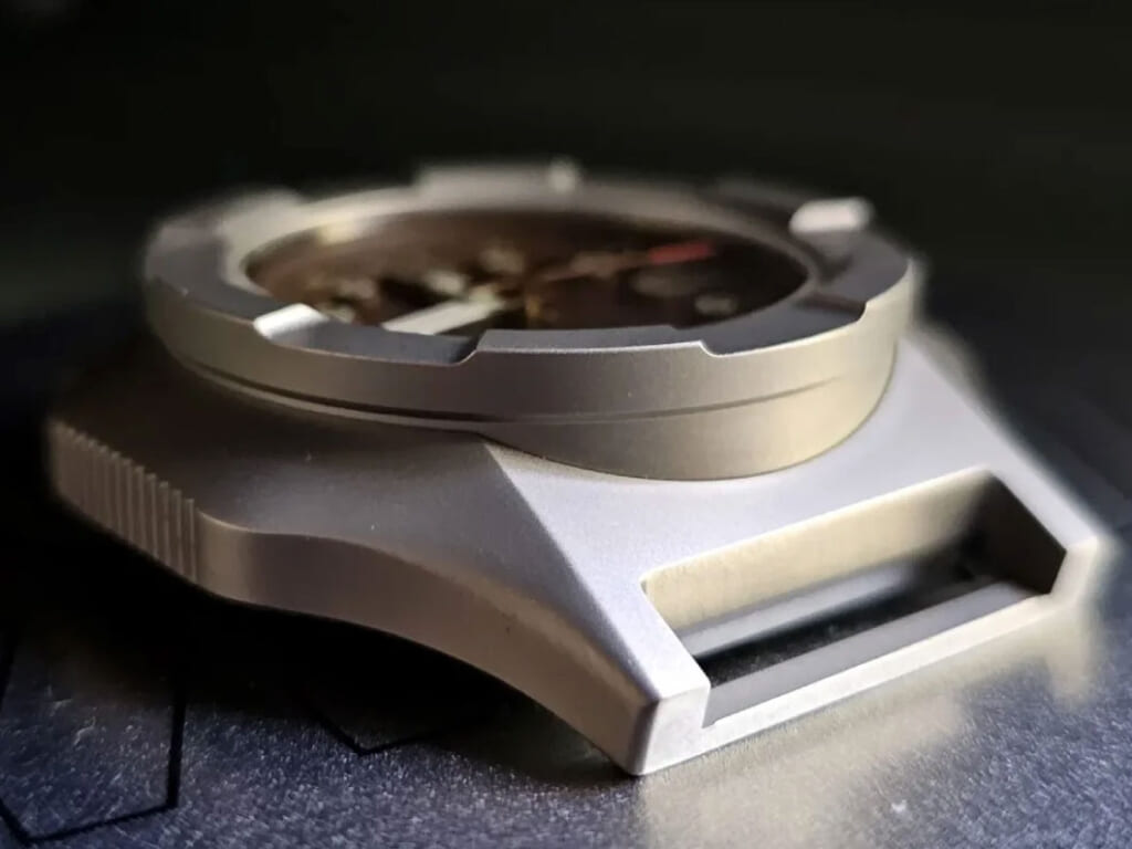 PREVAIL-WATCHES_case