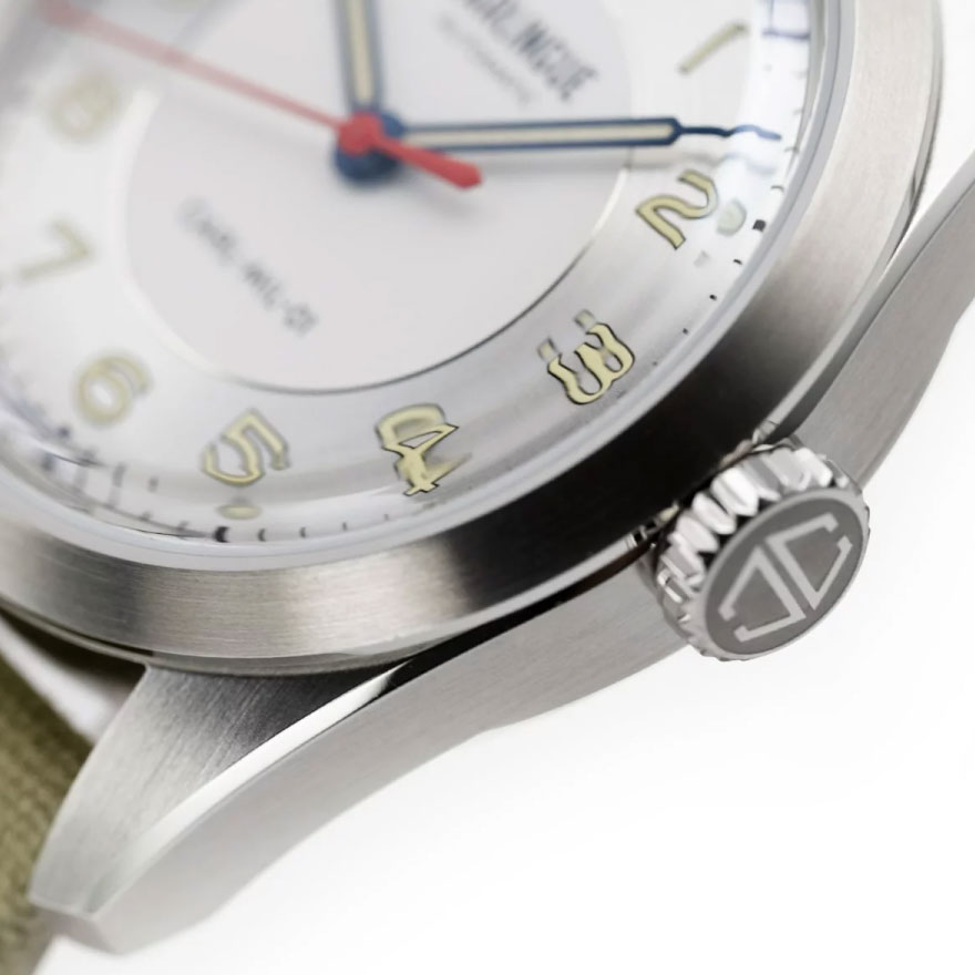 MILITARY-WATCH-01_case