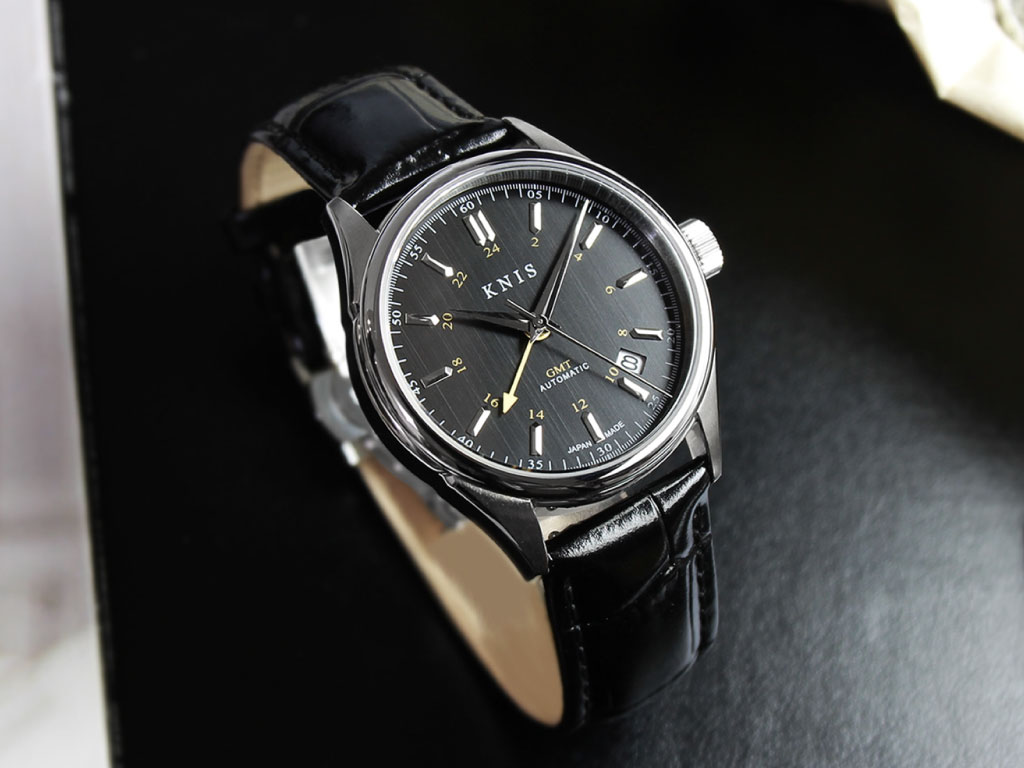 KNIS_LEATHERBELT_image