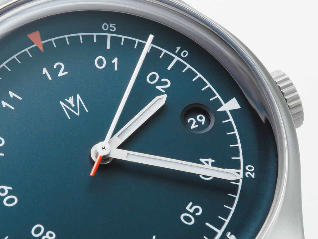 MUS+06-BROWN-AUTO_dial