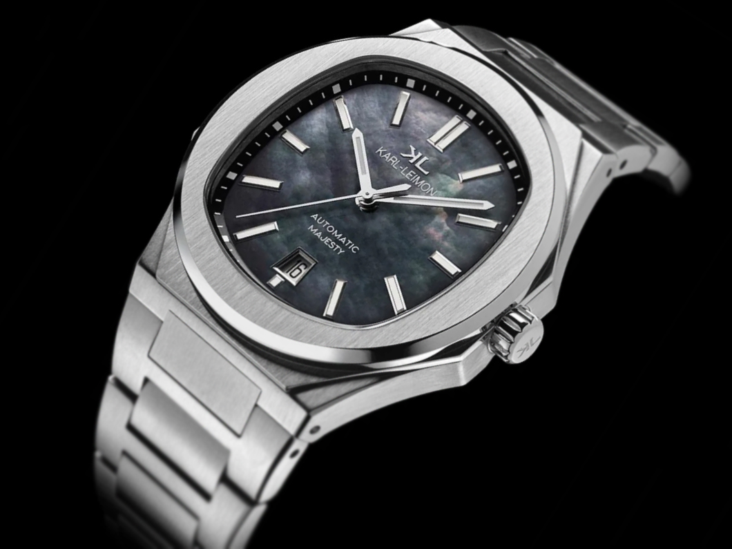 3Hands-Mother-Of-Pearl-Black_Top