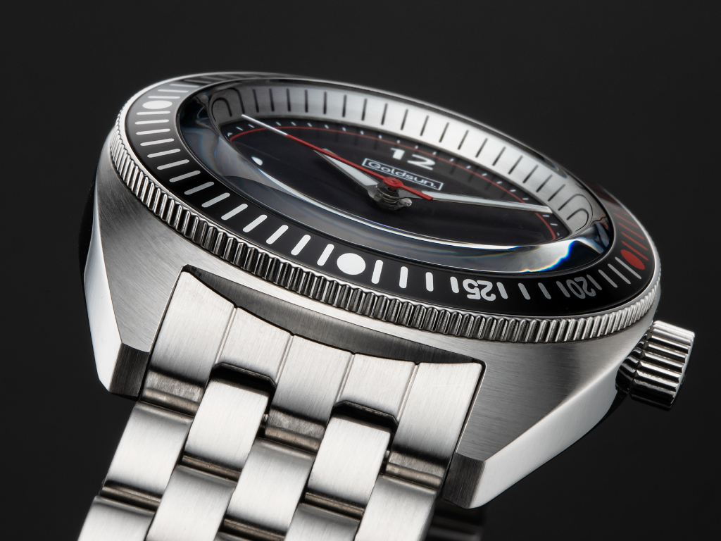 AQUA-LINE_Heritage_case