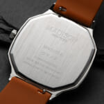 MA011014-2_caseback