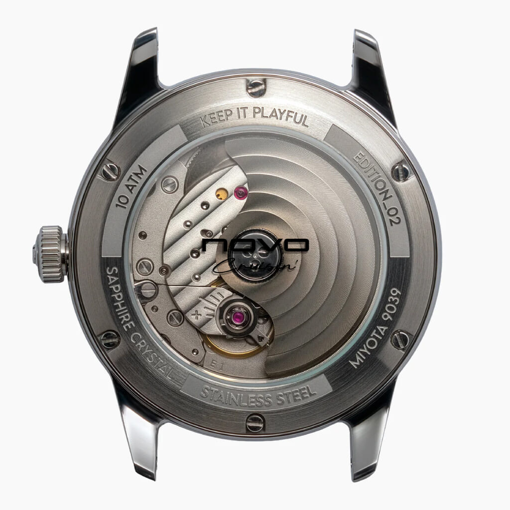 Novo-Crusin_caseback