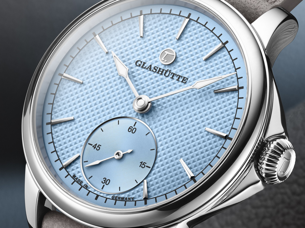 PATRIA-Light-Blue_dial