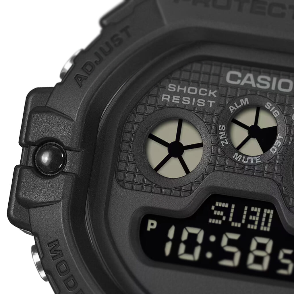 DW-5900UBB-1JF_dial_case